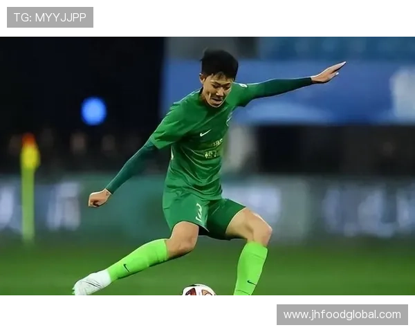 国足闪电失球引热议刘浩帆受批